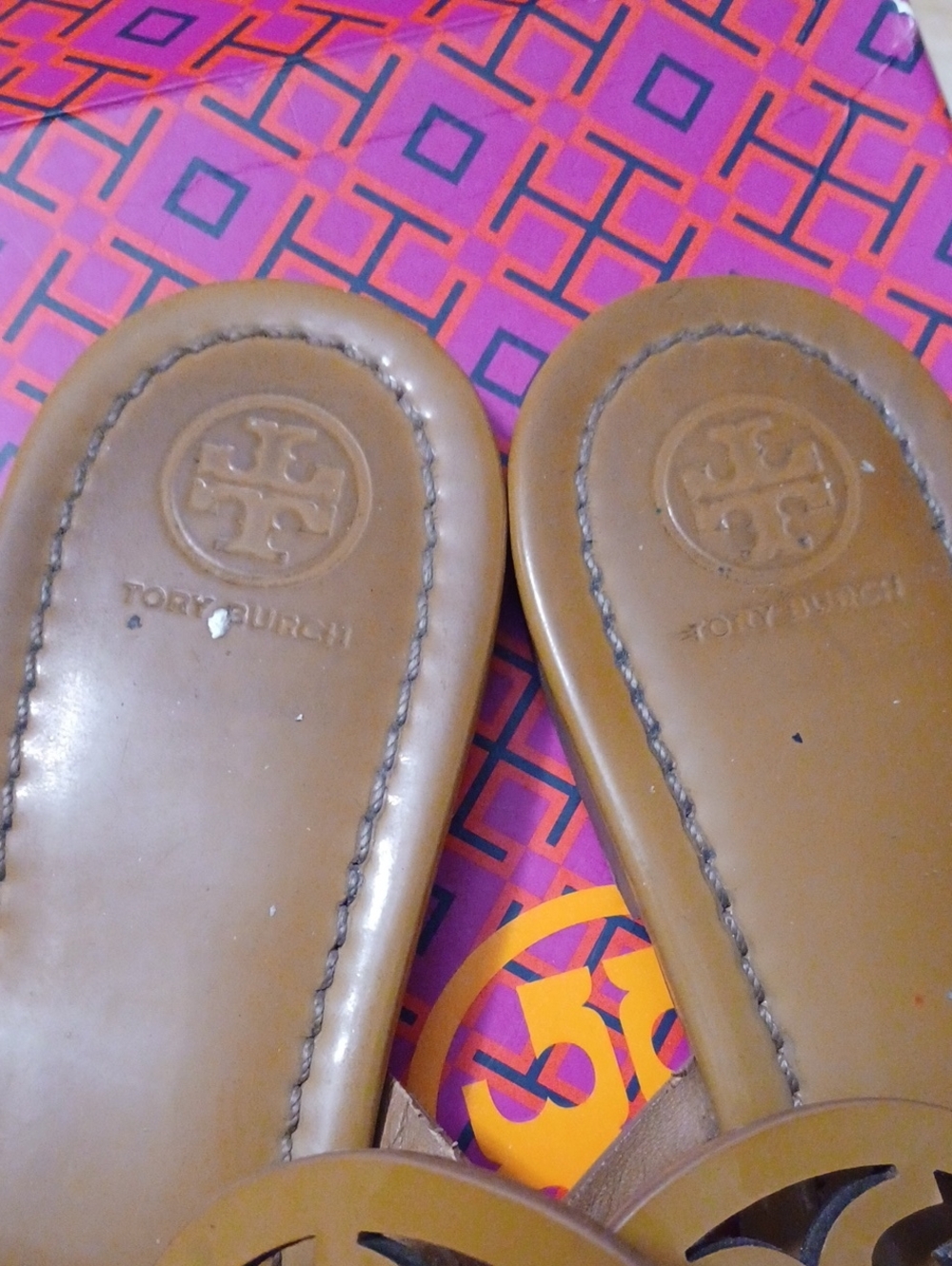 Tory Burch Tan Miller Calf Leather Logo Thong Sandals Size 10 - Picture 5 of 16